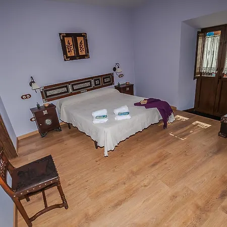 Casa Rural El Almendro De Maria * Ponferrada