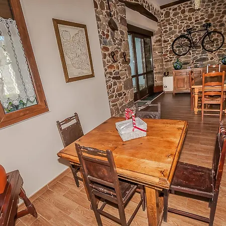 Holiday home Casa Rural El Almendro De Maria