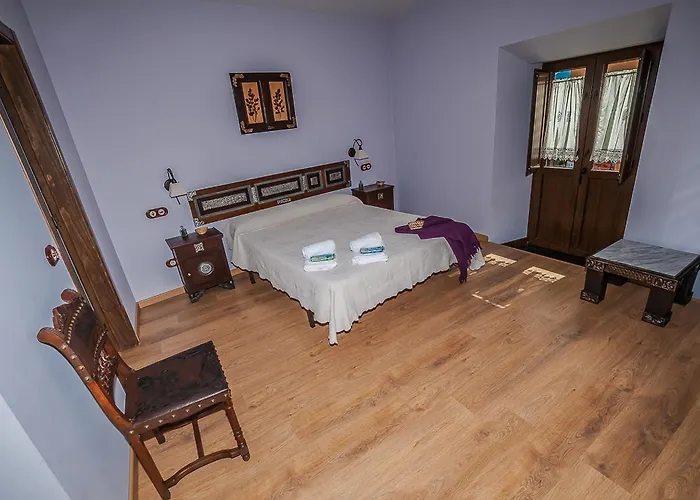 Casa Rural El Almendro De Maria * Ponferrada